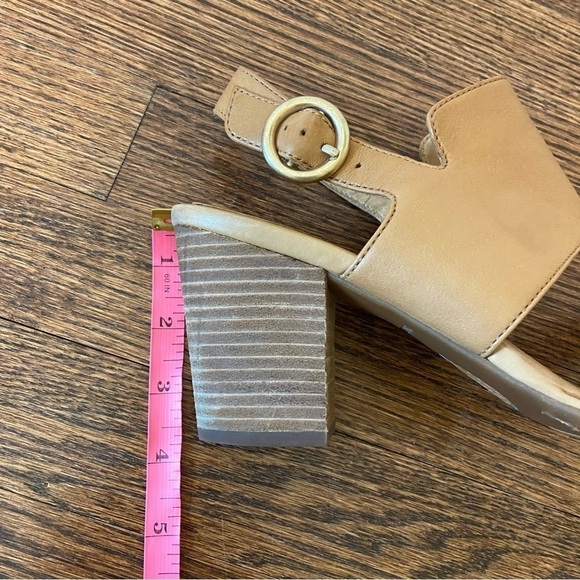 Crown by BORN | Leather Sling Back Metallic Block Heeled Sandals Size 9 - Picture 15 of 15